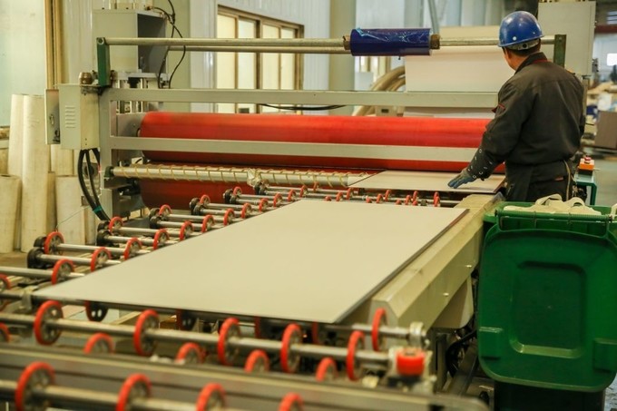 Qingdao Shinerising Glass Co., Ltd fabriek productielijn