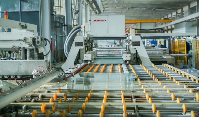 Qingdao Shinerising Glass Co., Ltd fabriek productielijn