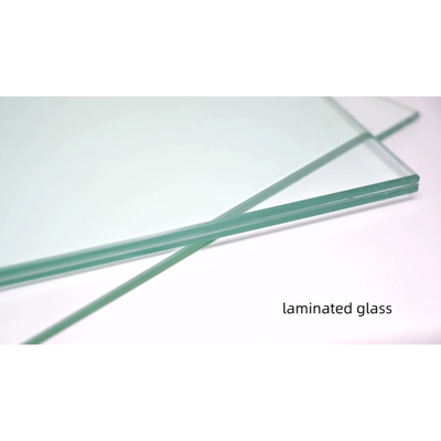Inrichting decoratief gelamineerd glas met draadnet tussenlaag en gehard glas