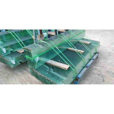 Hoogtransparante platte zonnepanelen gemaakt van laag ijzer gehard glas voor gebouwontwerp