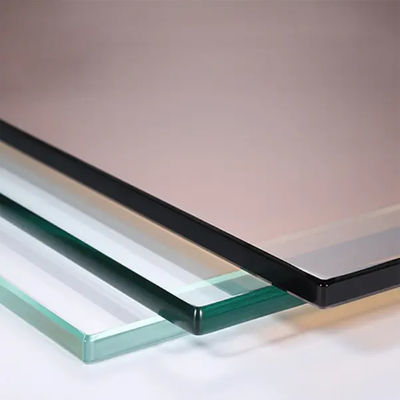 3 mm, 5 mm en 12 mm heldere gehard glaspanelen voor op maat gemaakte gebogen gebouwconstructie