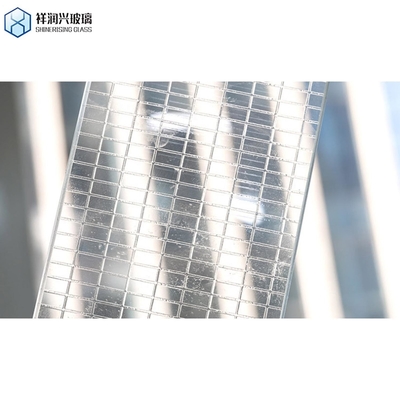2-19 mm extra helder laag ijzeren zonnepaneel gehard glas voor decoratieve bedrade gebouwen