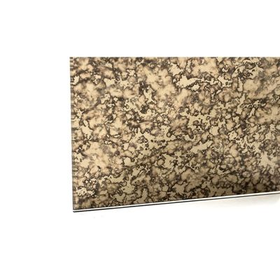 Decoratieve muur Antieke spiegel met patroonvormige vorm in rechthoekige vorm