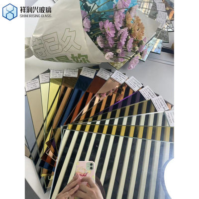 Commerciële doorzichtige glazen spiegel met ronde randen en een vlak gepolijste afwerking