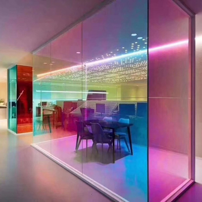 Geraffineerd glazen gebouw gevel getinte decoratie geïsoleerd glas in patroonglas