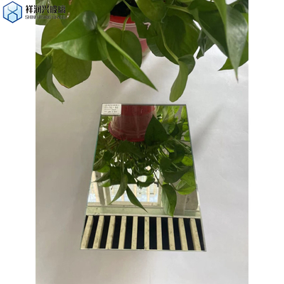 Decoratieve grote wandspiegel Antieke glazen spiegels met op maat gemaakte ontwerpen