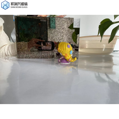 Techniek Gelamineerd glas voor decoratieve spiegels in antiek badkamer zilver