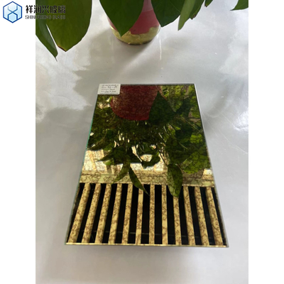 Techniek Gelamineerd glas voor decoratieve spiegels in antiek badkamer zilver