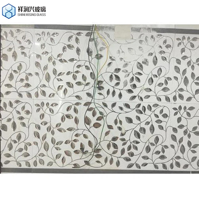 Moru Wave Fluted Art Glass in decoratief transparant helder gefigureerd glas