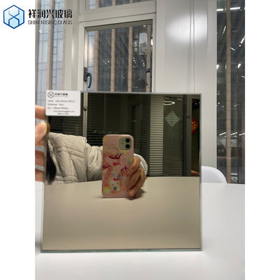 Gepersonaliseerde gekleurde zwevende spiegel Decoratieve getinte wandspiegel voor interieurontwerp