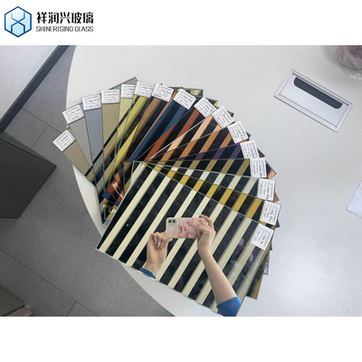 Op maat gemaakte grote wand decoratieve aluminium gekleurde spiegel glasplaat voor appartementen